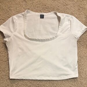White cropped tee
